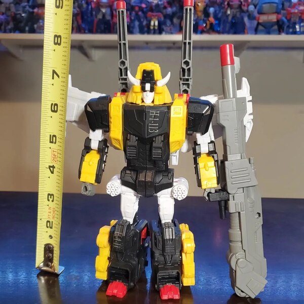 Transformers HasLab Victory Saber   Size Comparison Image  (5 of 8)